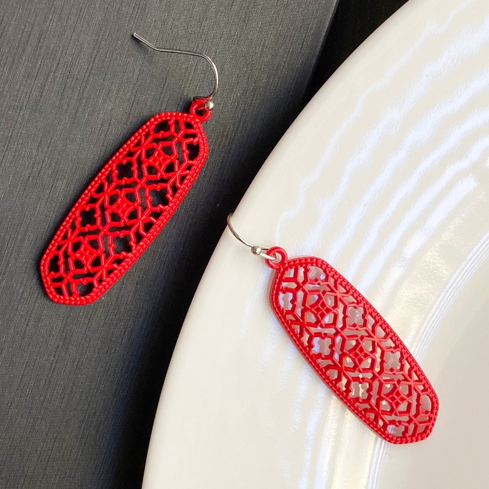 NEW Oval Filigree Earrings (red) - Picture 1 of 8